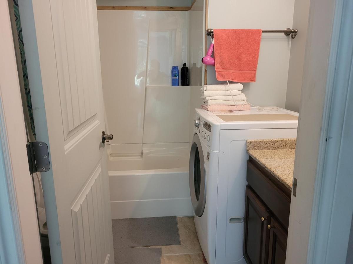 Vancouver Jenny'S Guesthouse Кокитлам Екстериор снимка
